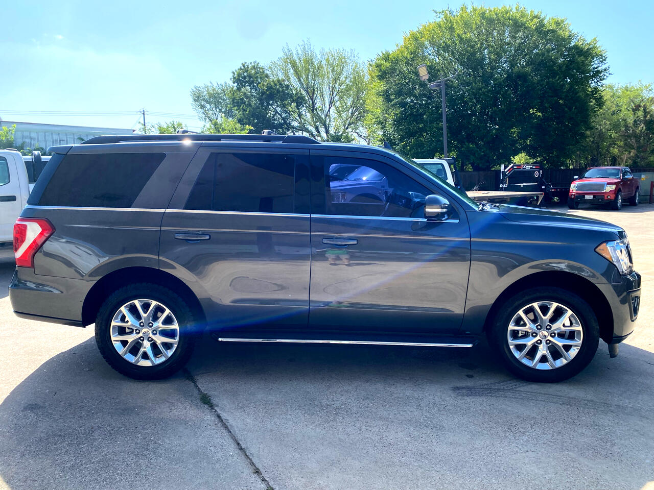 2021 Ford Expedition XLT photo 5