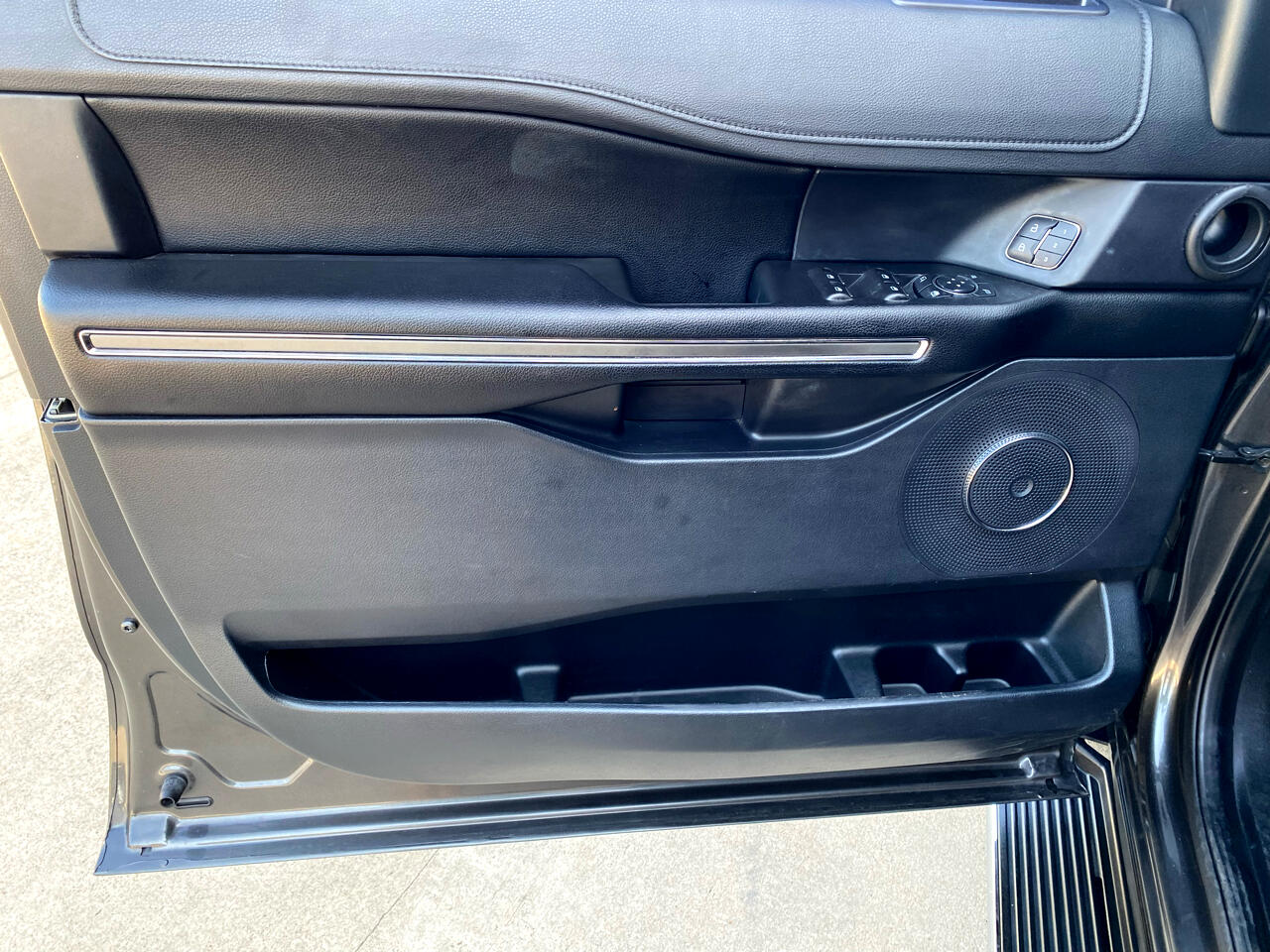 2021 Ford Expedition XLT photo 16