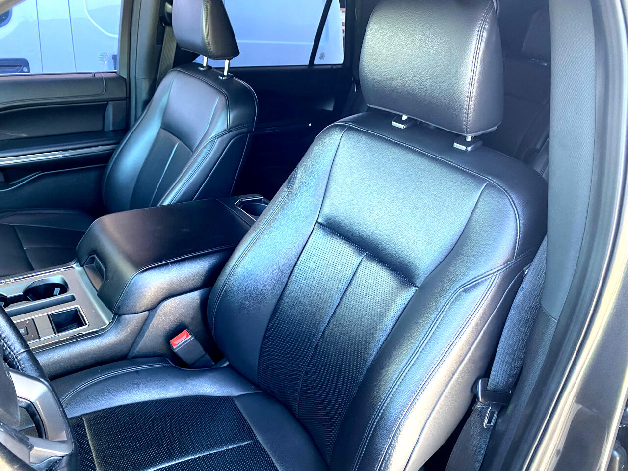 2021 Ford Expedition XLT photo 19