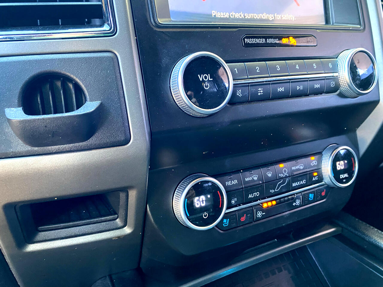 2021 Ford Expedition XLT photo 25