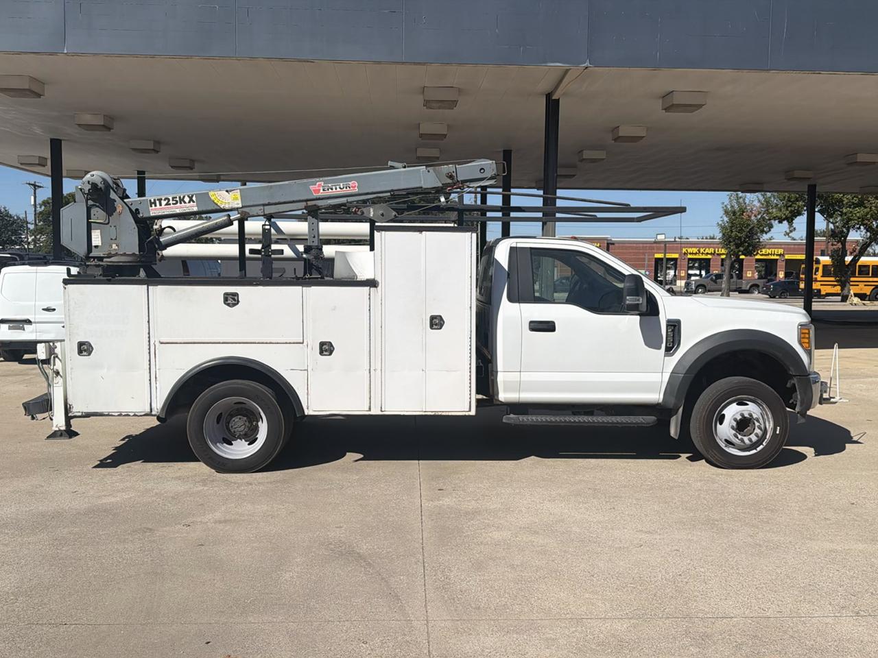 Ford F-550 Regular Cab DRW 2WD 2017