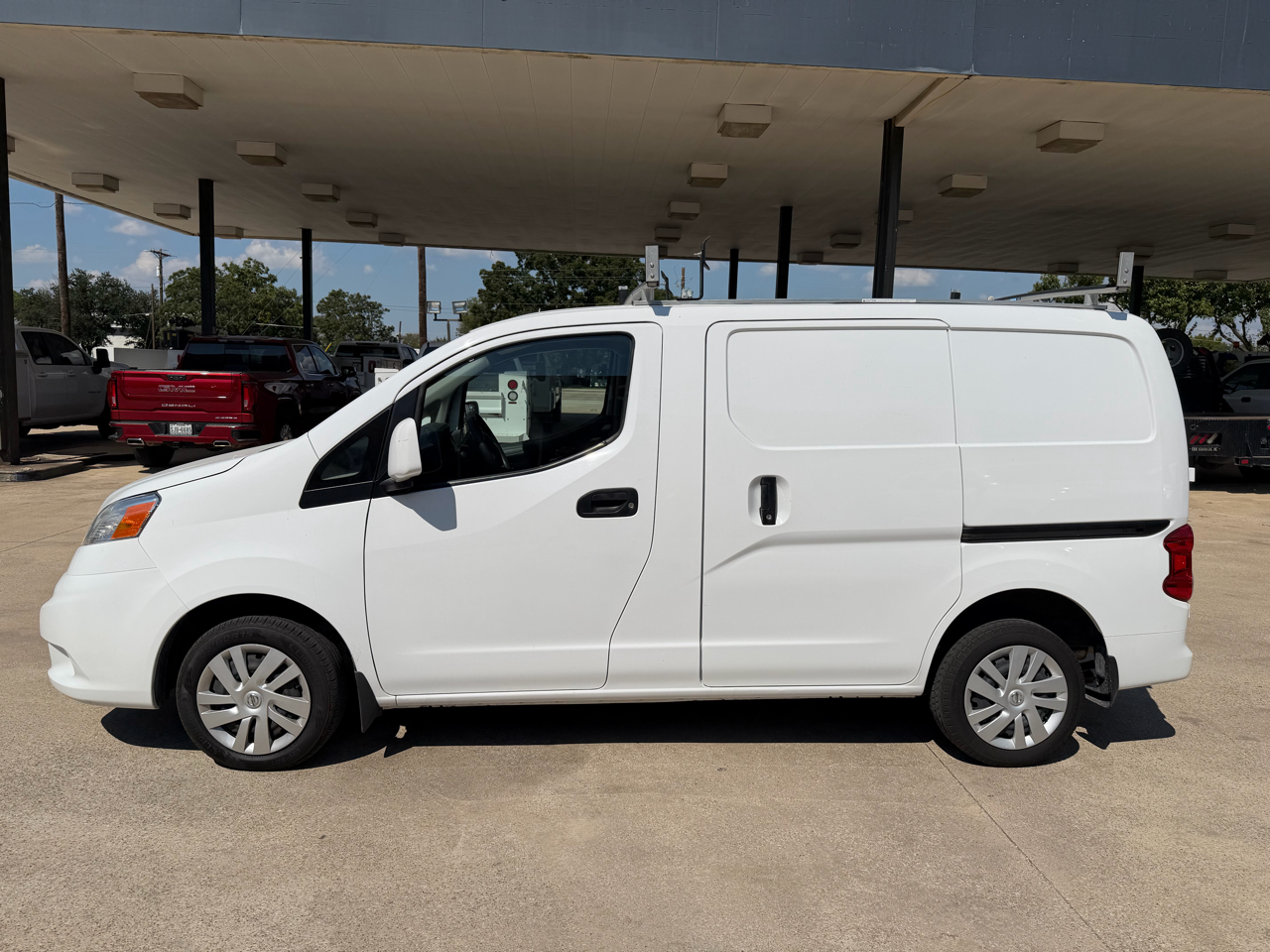 2021 Nissan NV200 SV photo 2