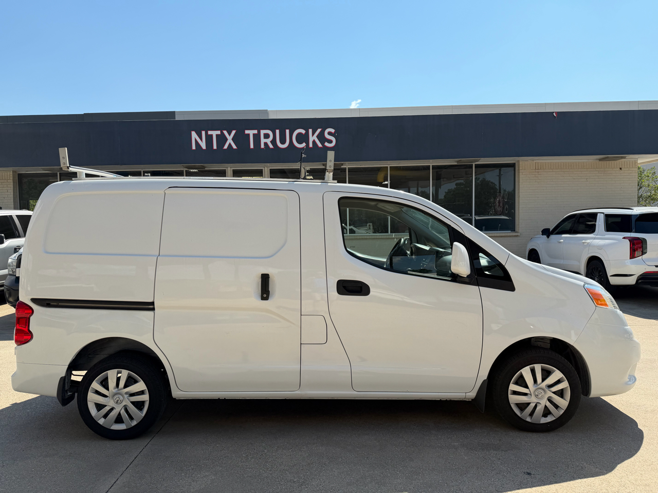 2021 Nissan NV200 SV photo 6