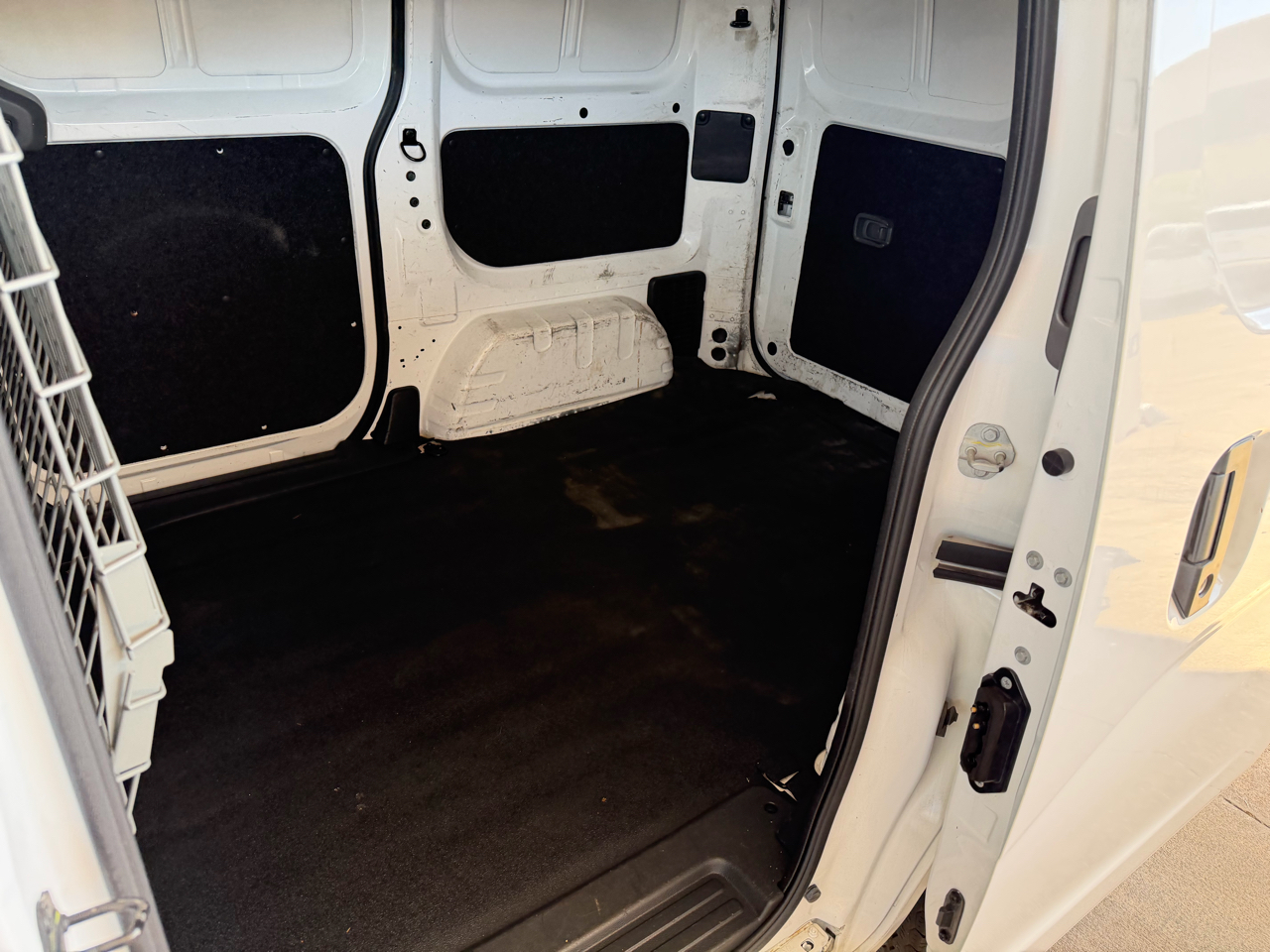 2021 Nissan NV200 SV photo 18