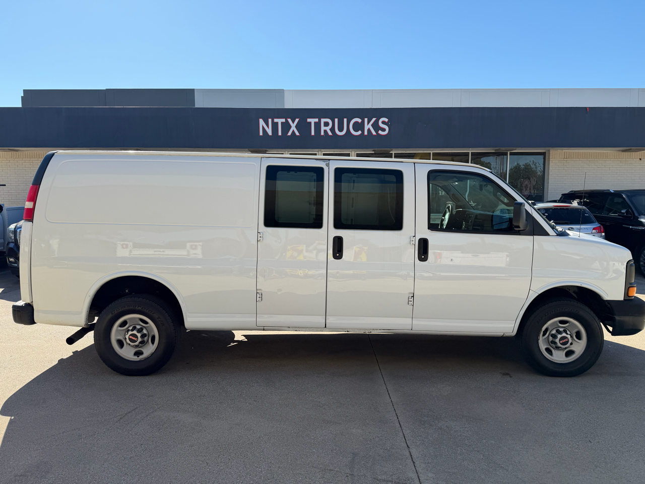 GMC Savana G2500 Extended Cargo 2016