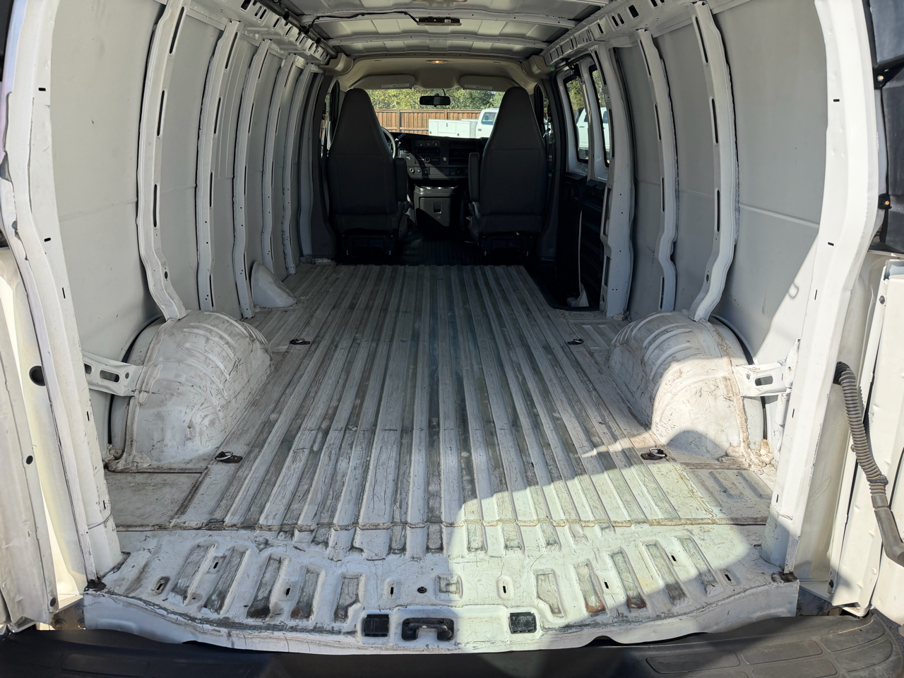 GMC Savana G2500 Extended Cargo 2016