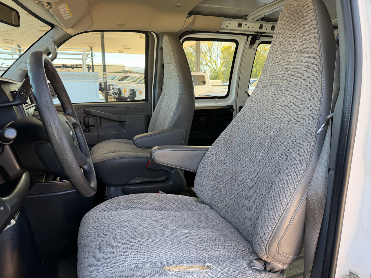 GMC Savana G2500 Extended Cargo 2016