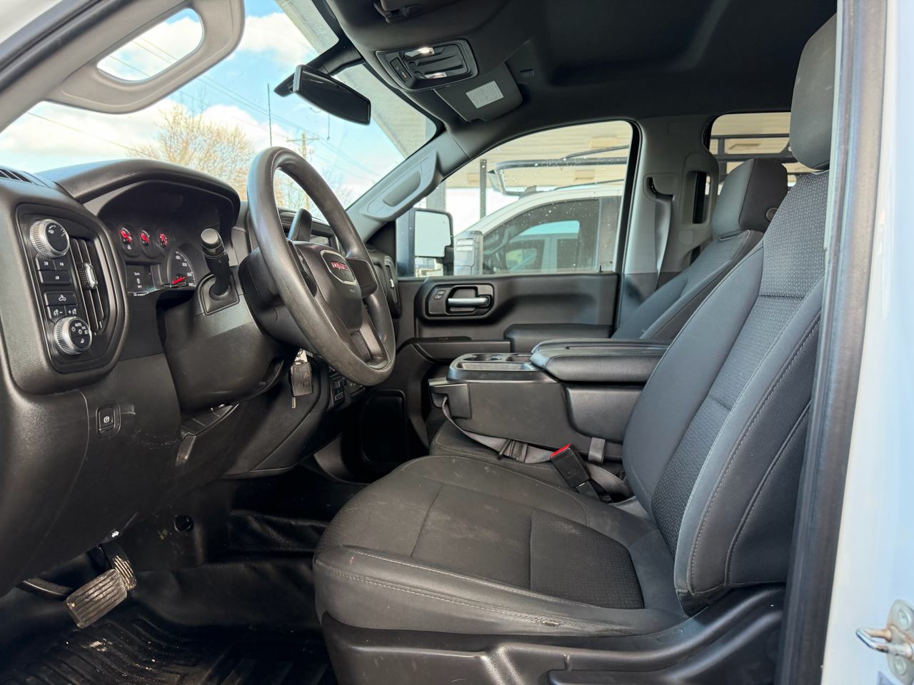 GMC Sierra 3500HD Pro Double Cab 4WD 2022