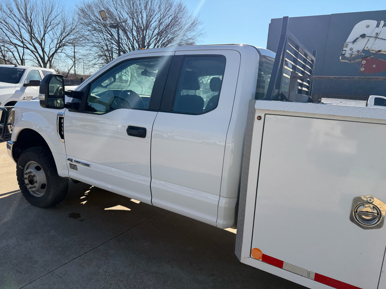 Ford F-350 SD XL SuperCab Long Bed DRW 4WD 2018