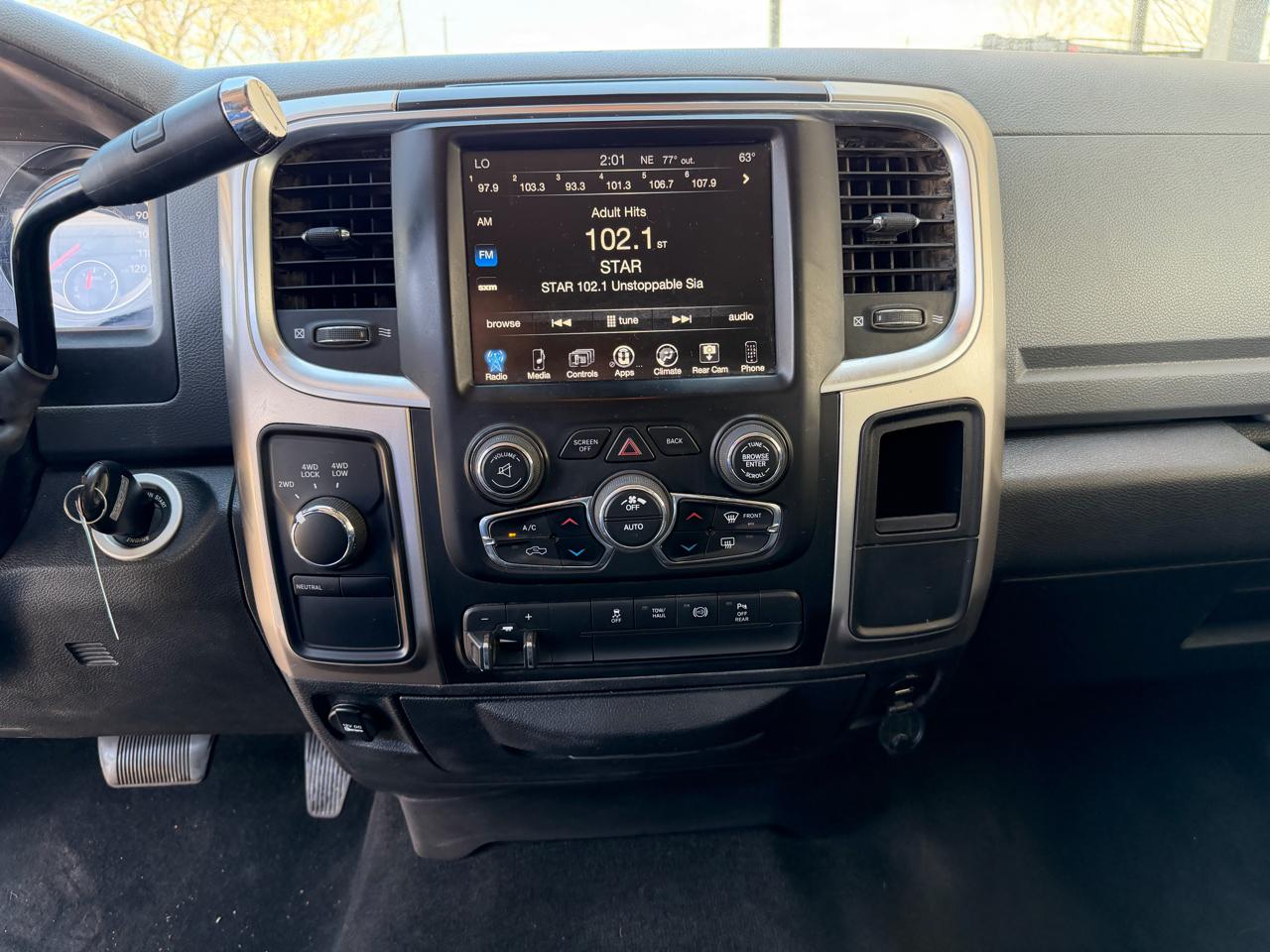 RAM 2500 SLT Crew Cab SWB 4WD 2017