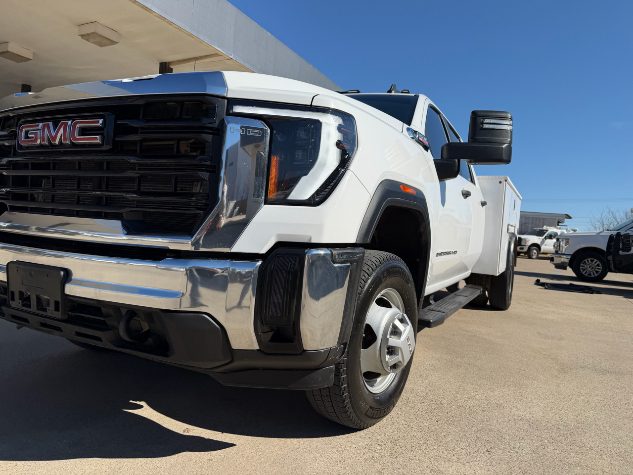 GMC Sierra 3500HD Pro Crew Cab 4WD LB 2024