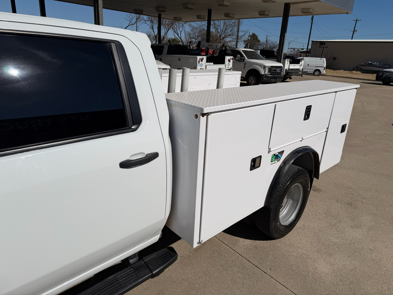 GMC Sierra 3500HD Pro Crew Cab 4WD LB 2024