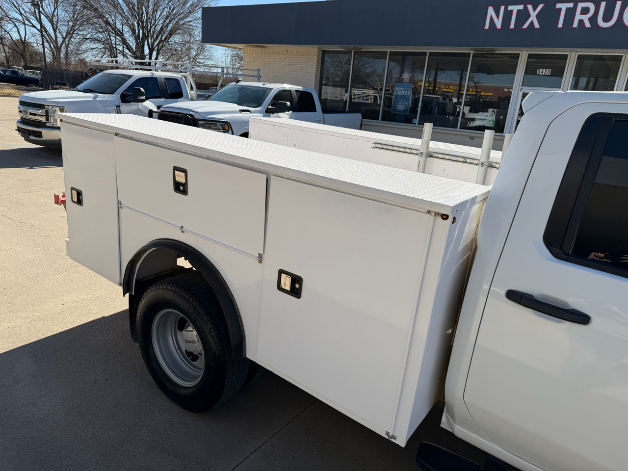 GMC Sierra 3500HD Pro Crew Cab 4WD LB 2024