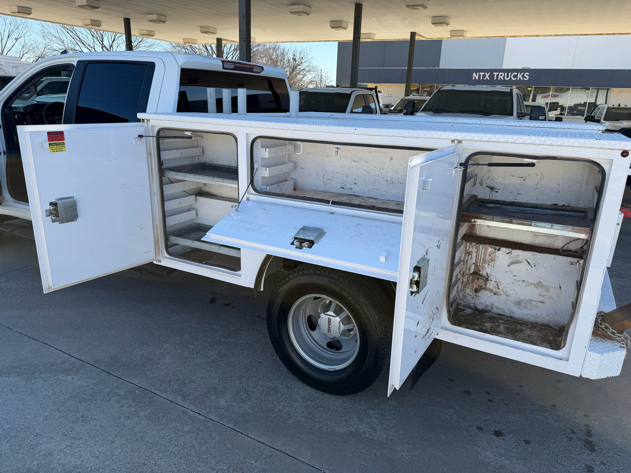 GMC Sierra 3500HD Pro Crew Cab 4WD LB 2024