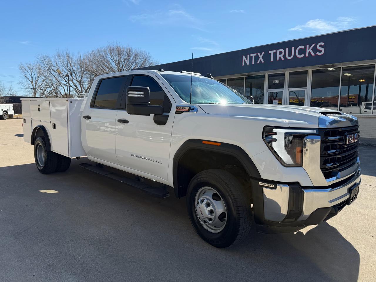 GMC Sierra 3500HD Pro Crew Cab 4WD LB 2024