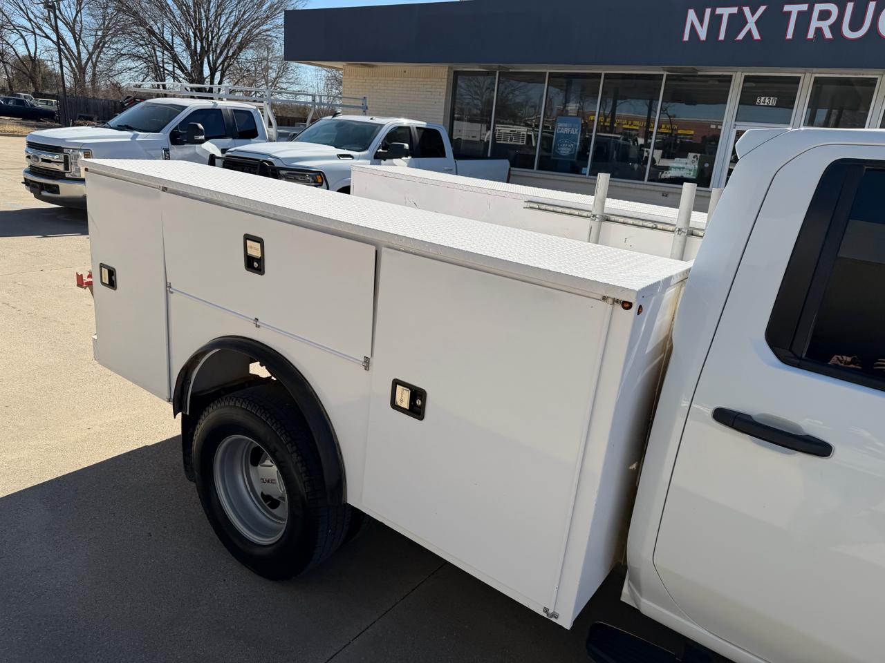 GMC Sierra 3500HD Pro Crew Cab 4WD LB 2024