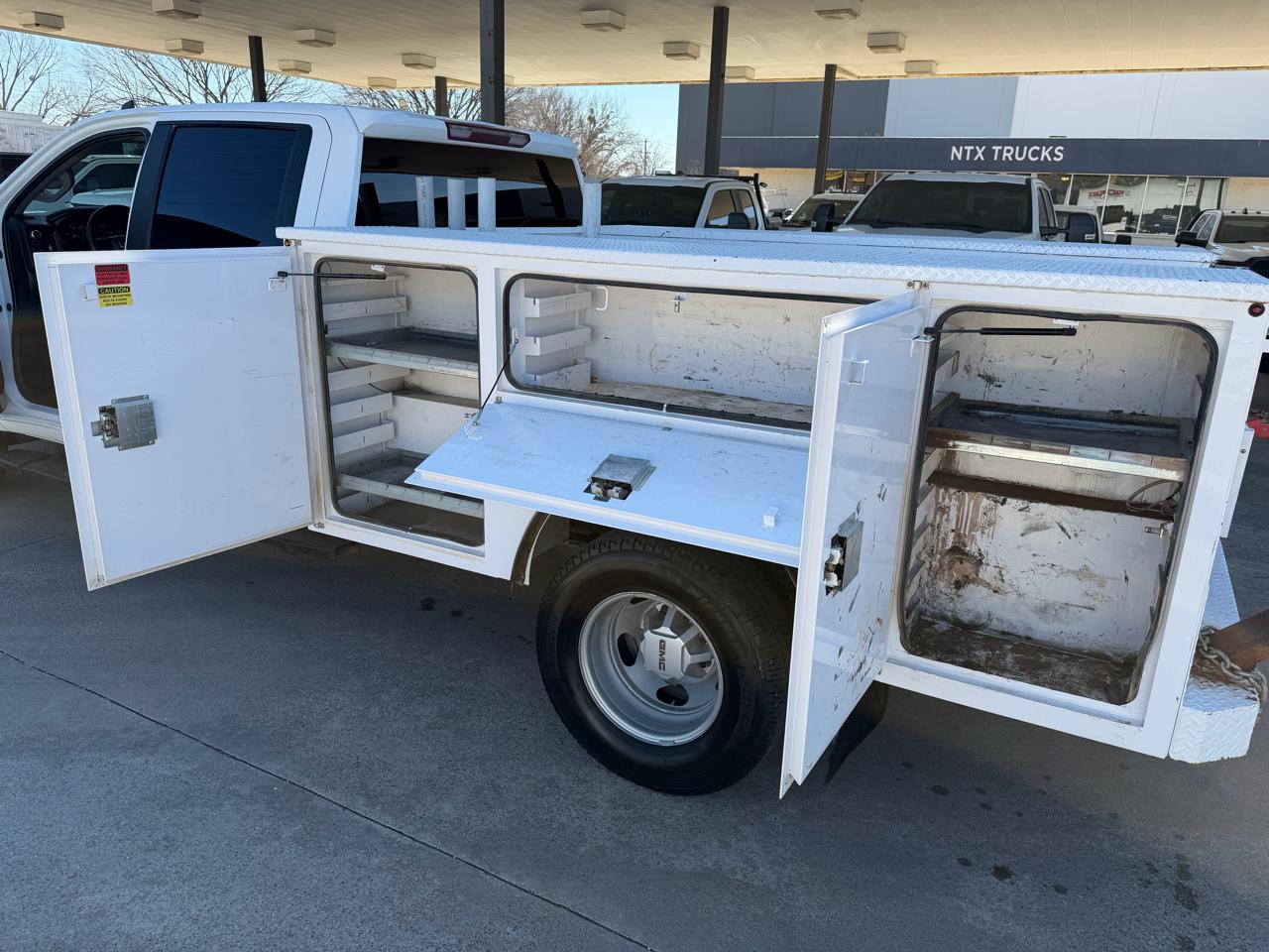 GMC Sierra 3500HD Pro Crew Cab 4WD LB 2024