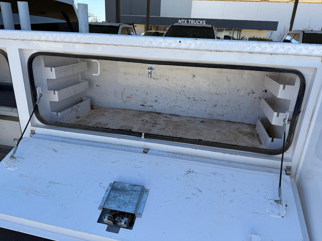 GMC Sierra 3500HD Pro Crew Cab 4WD LB 2024