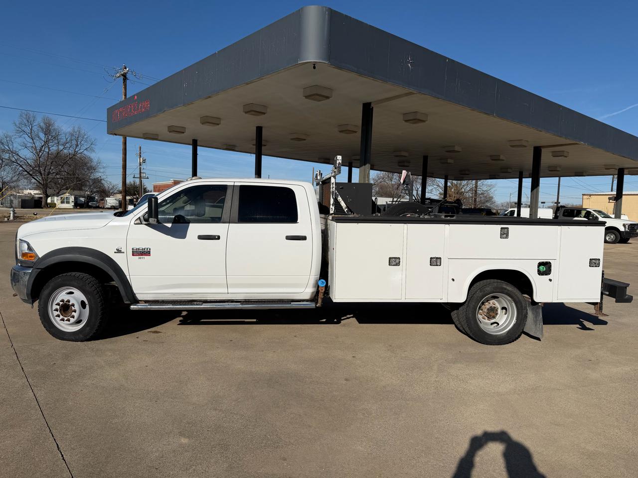 Dodge Ram 5500 Crew Cab 2WD 2011