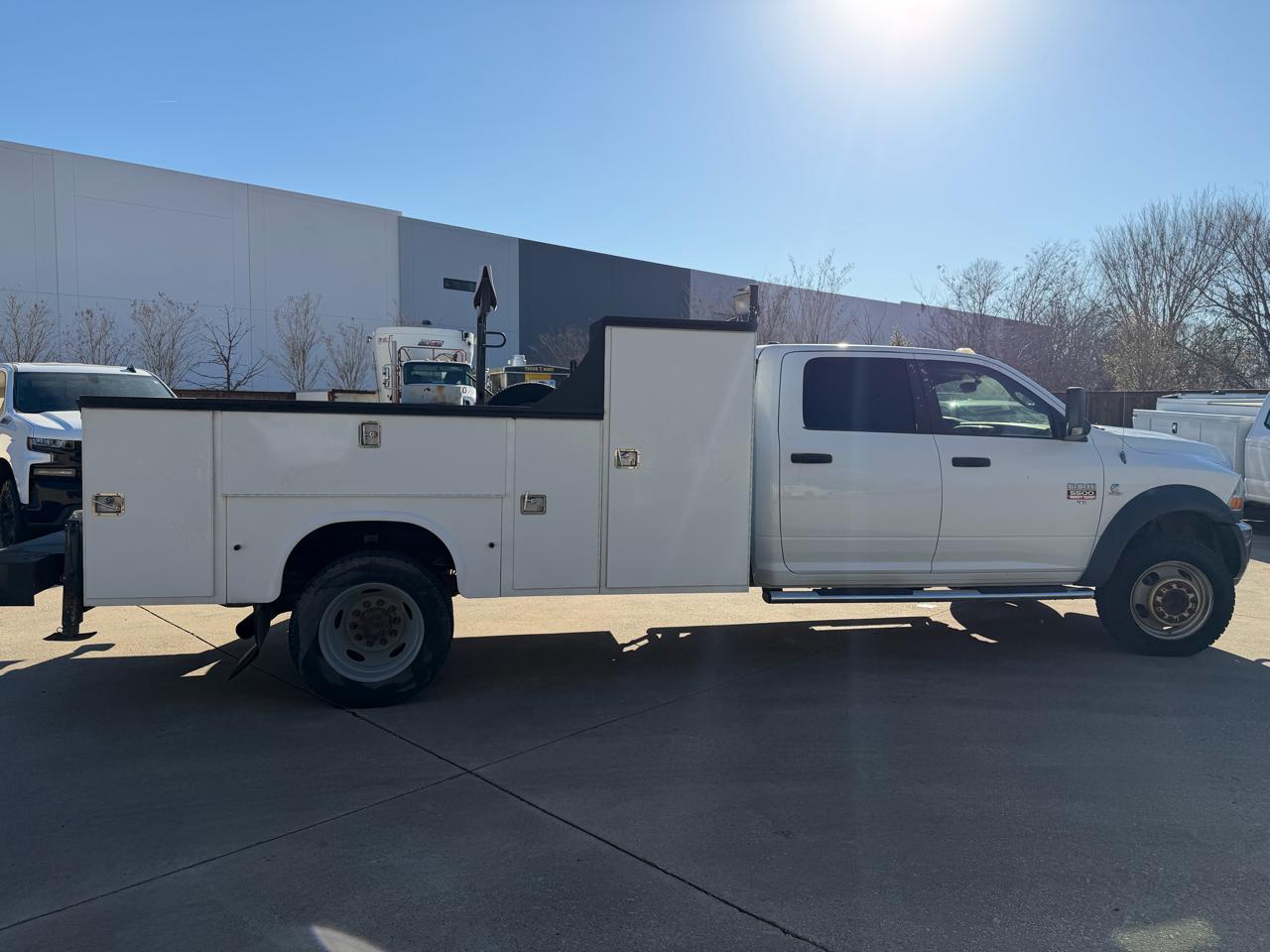 Dodge Ram 5500 Crew Cab 2WD 2011