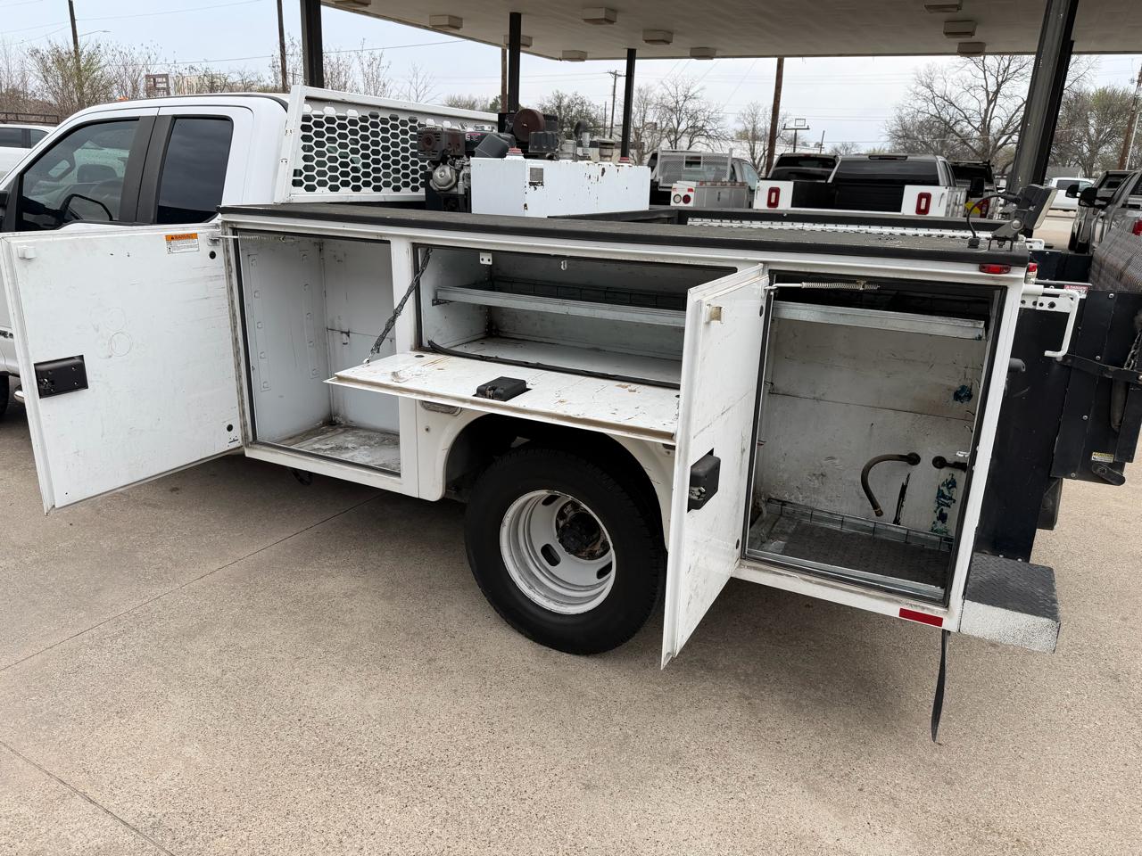 Ford F-350 SD XL SuperCab Long Bed DRW 2WD 2019