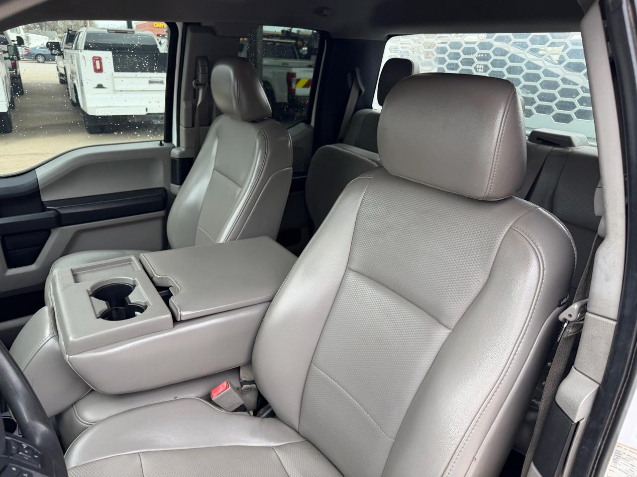 Ford F-350 SD XL SuperCab Long Bed DRW 2WD 2019