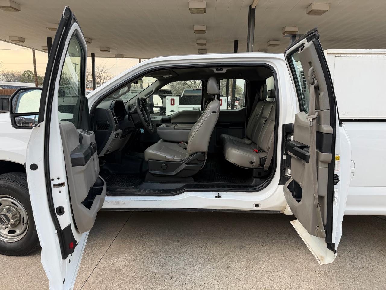 Ford F-350 SD XL SuperCab 2WD 2019