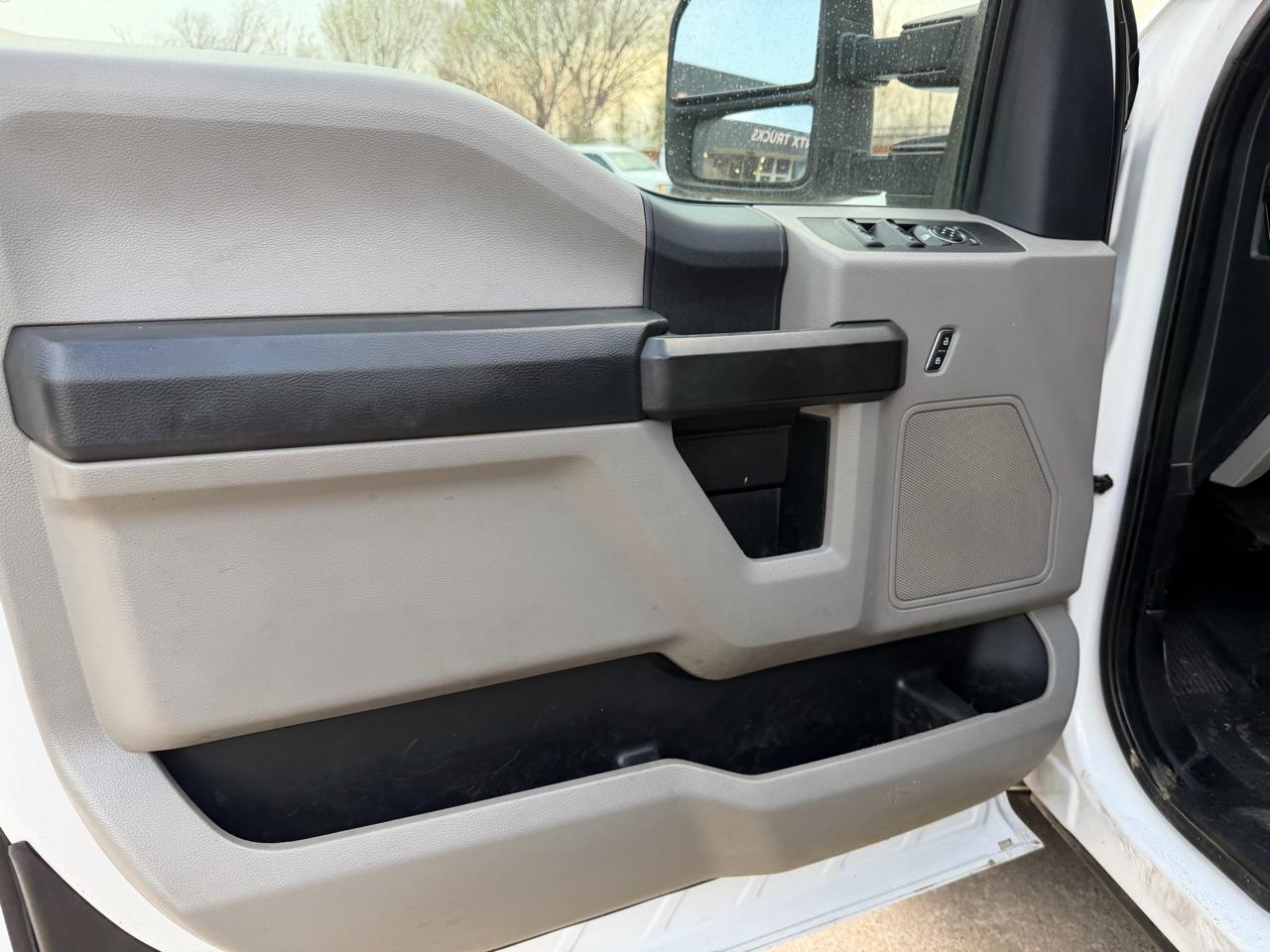 Ford F-350 SD XL SuperCab 2WD 2019