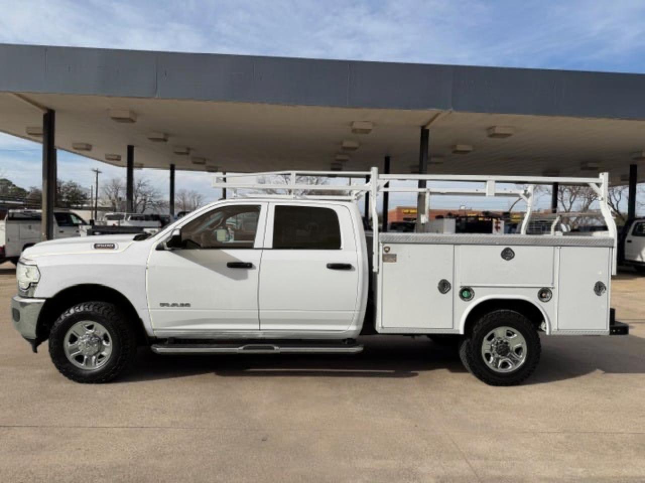 RAM 3500 Tradesman Crew Cab 4WD 2022