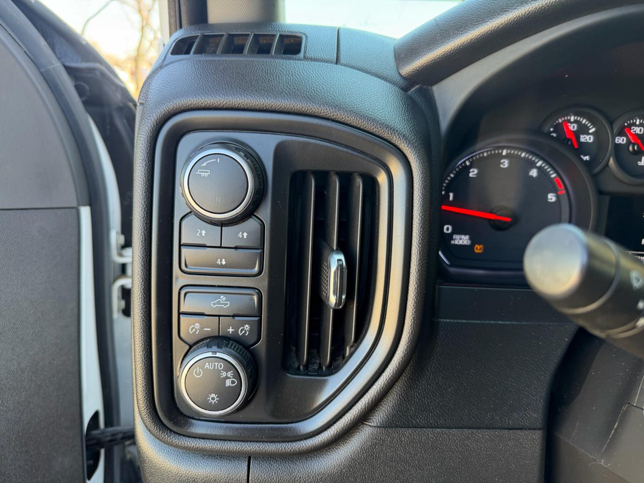 Chevrolet Silverado 3500HD Work Truck Crew Cab 4WD 2023