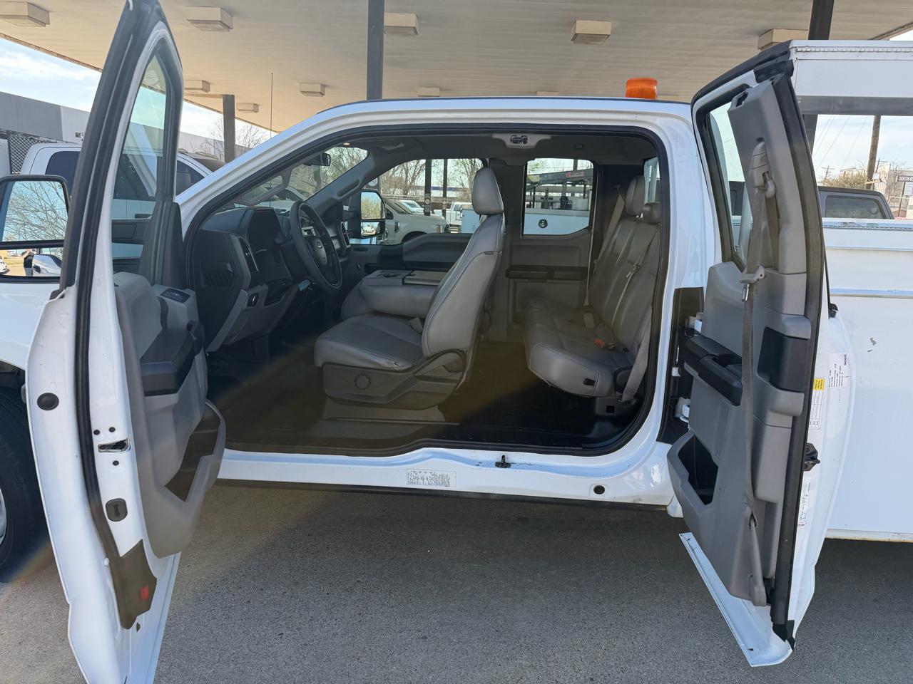 Ford F-350 SD XL SuperCab 2WD 2019