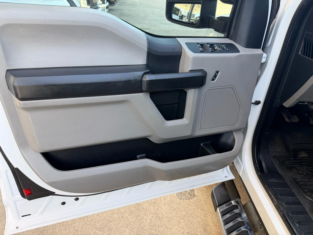 Ford F-350 SD XL SuperCab 2WD 2019