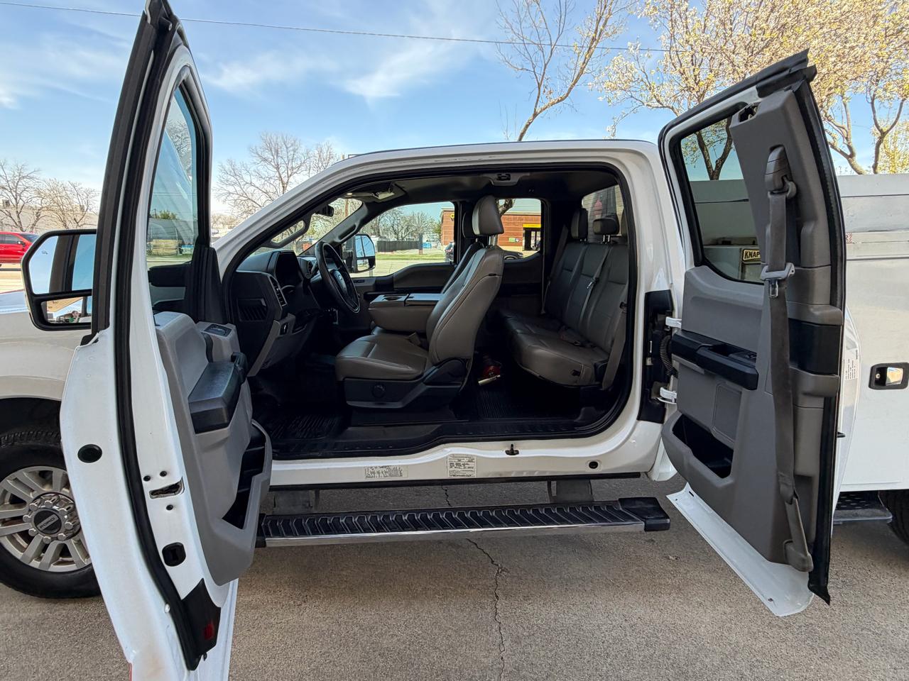 Ford F-350 SD XL SuperCab 2WD 2019
