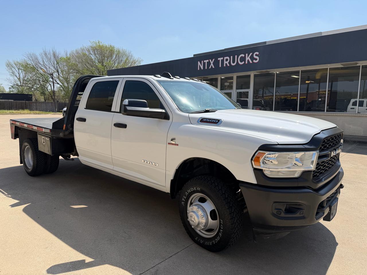RAM 3500 Tradesman Crew Cab 4WD DRW 2022