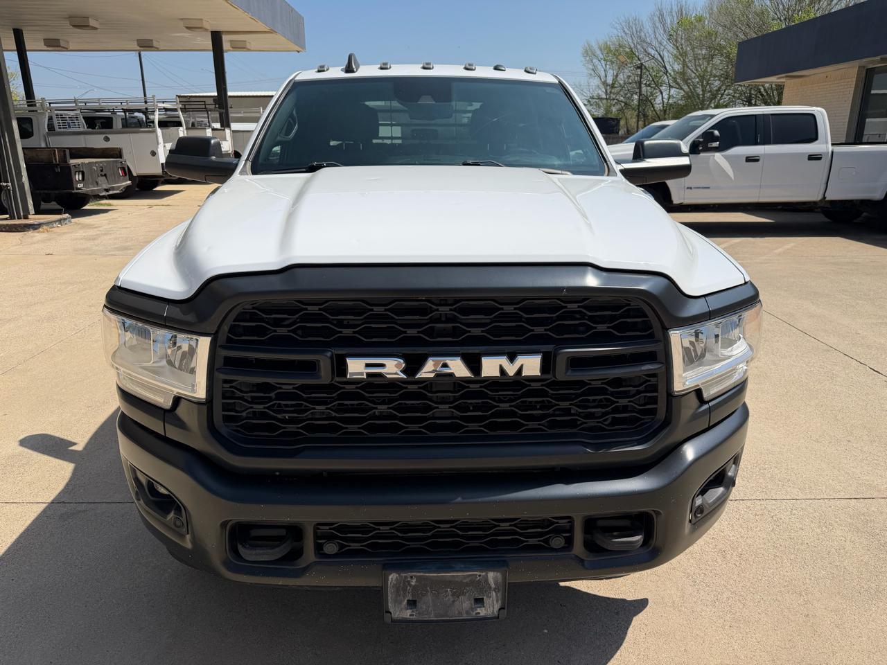 RAM 3500 Tradesman Crew Cab 4WD DRW 2022
