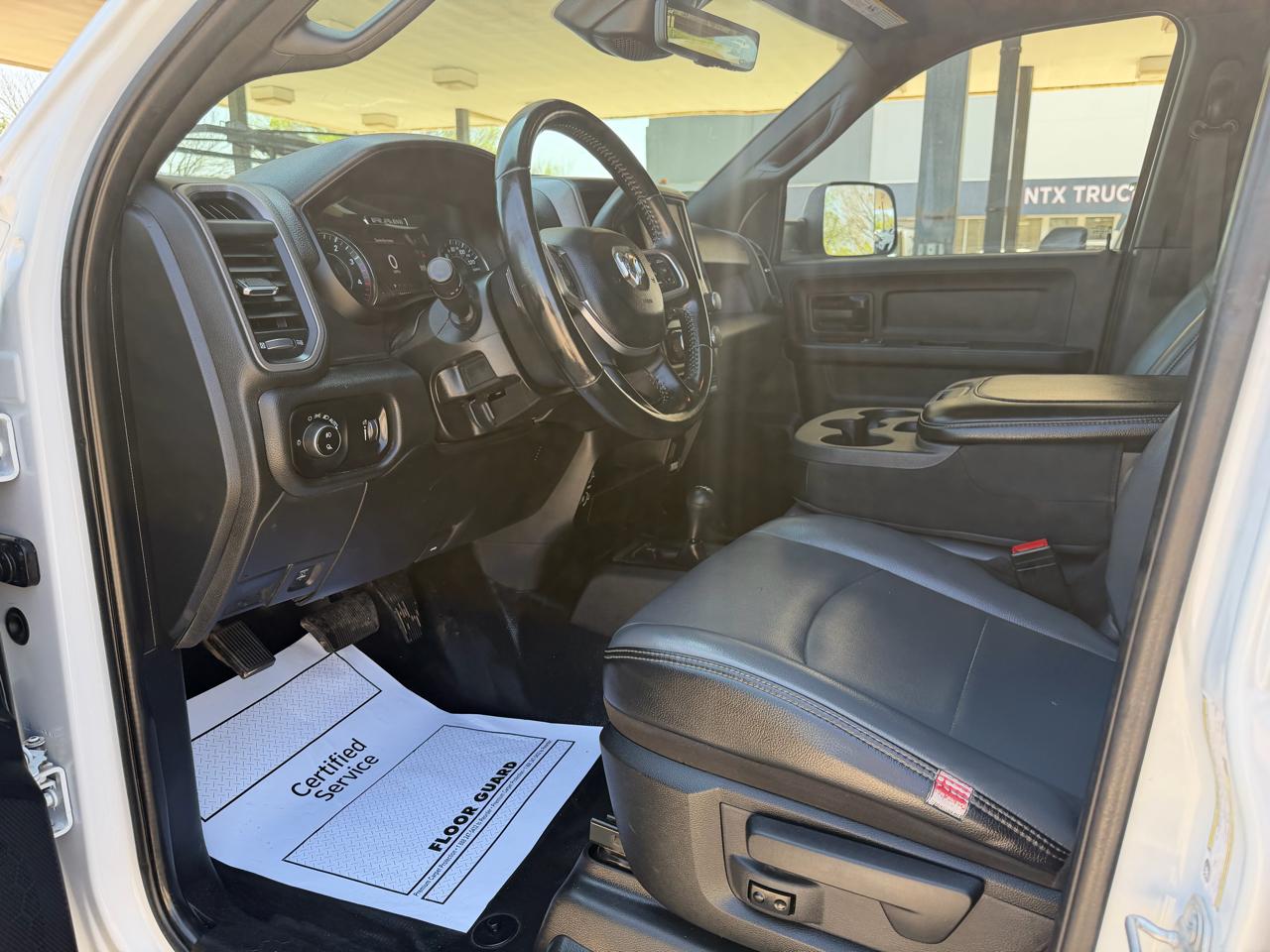 RAM 3500 Tradesman Crew Cab 4WD DRW 2022