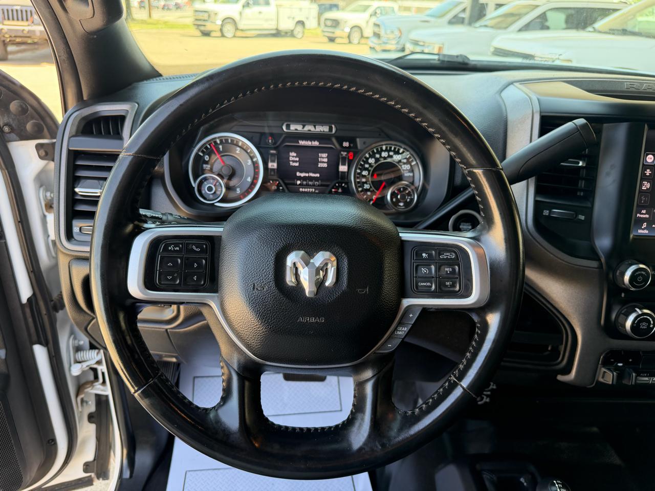 RAM 3500 Tradesman Crew Cab 4WD DRW 2022