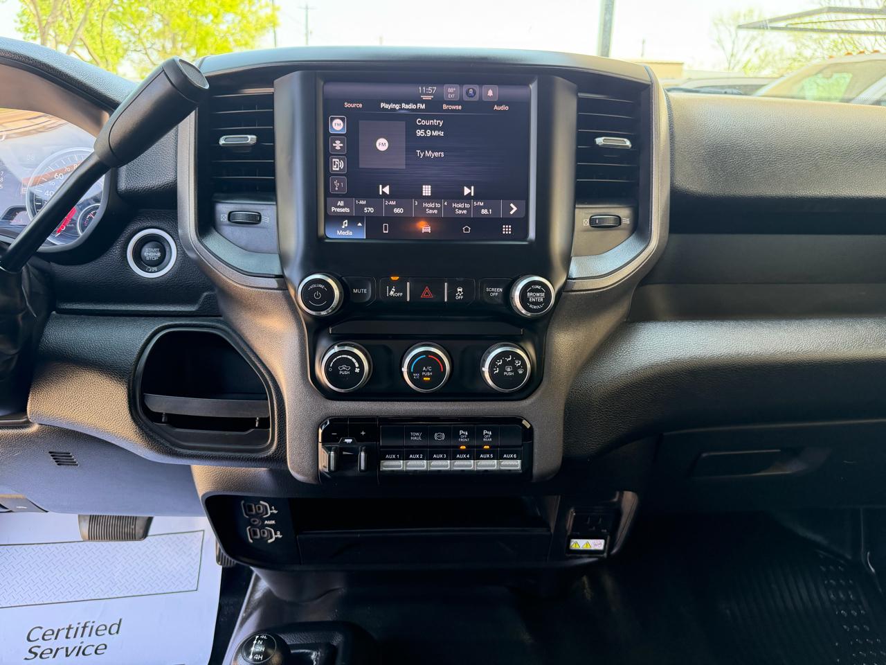 RAM 3500 Tradesman Crew Cab 4WD DRW 2022