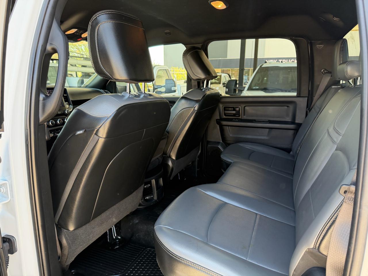 RAM 3500 Tradesman Crew Cab 4WD DRW 2022