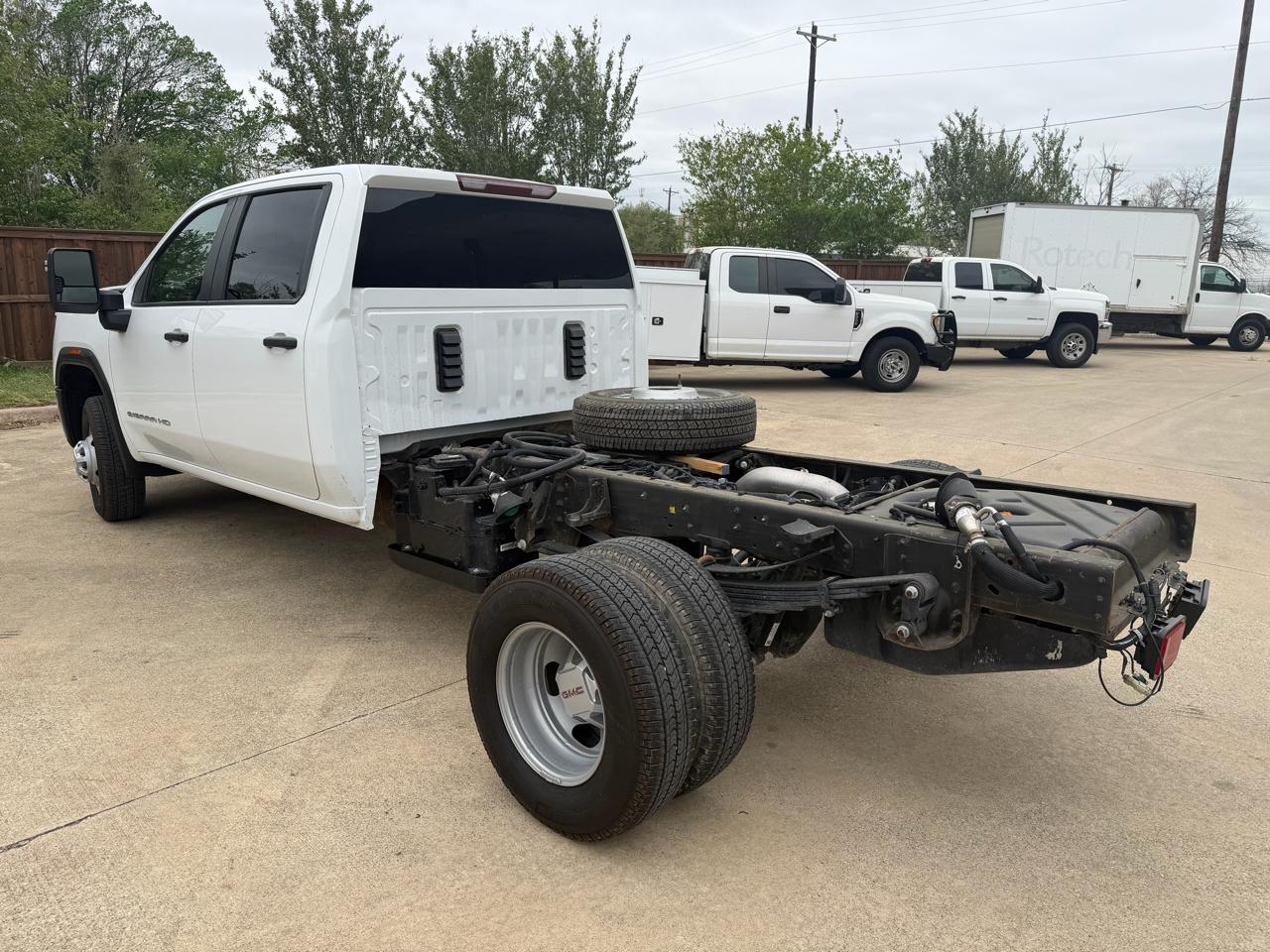 GMC Sierra 3500HD Pro Crew Cab 4WD LB 2024