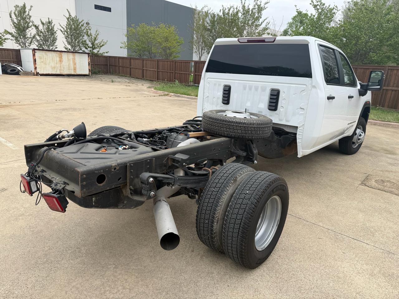 GMC Sierra 3500HD Pro Crew Cab 4WD LB 2024