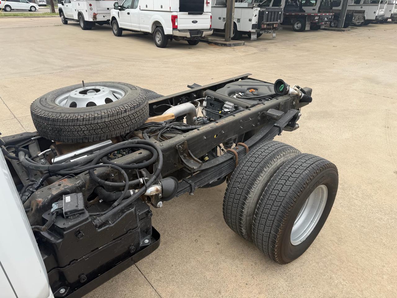 GMC Sierra 3500HD Pro Crew Cab 4WD LB 2024