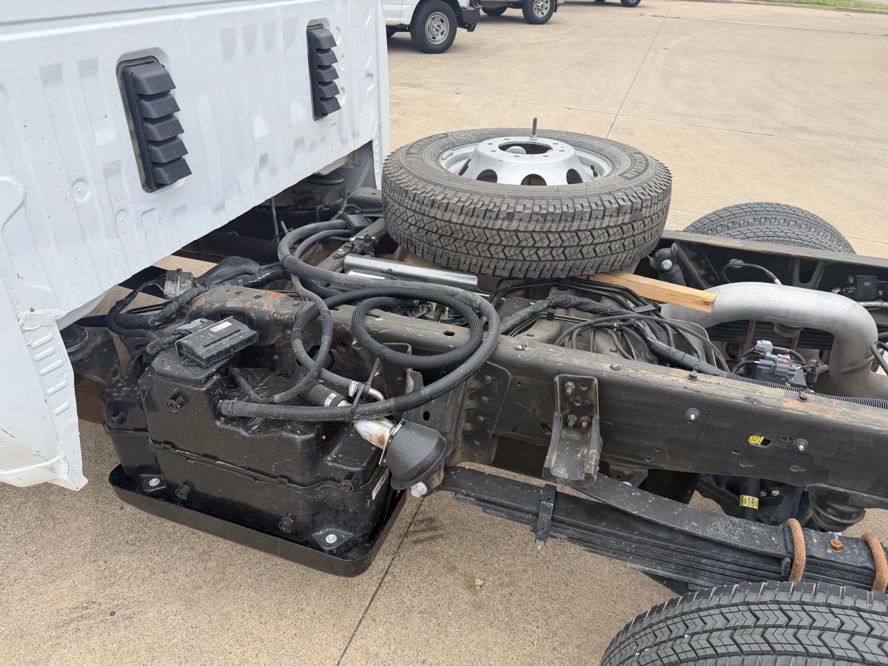 GMC Sierra 3500HD Pro Crew Cab 4WD LB 2024