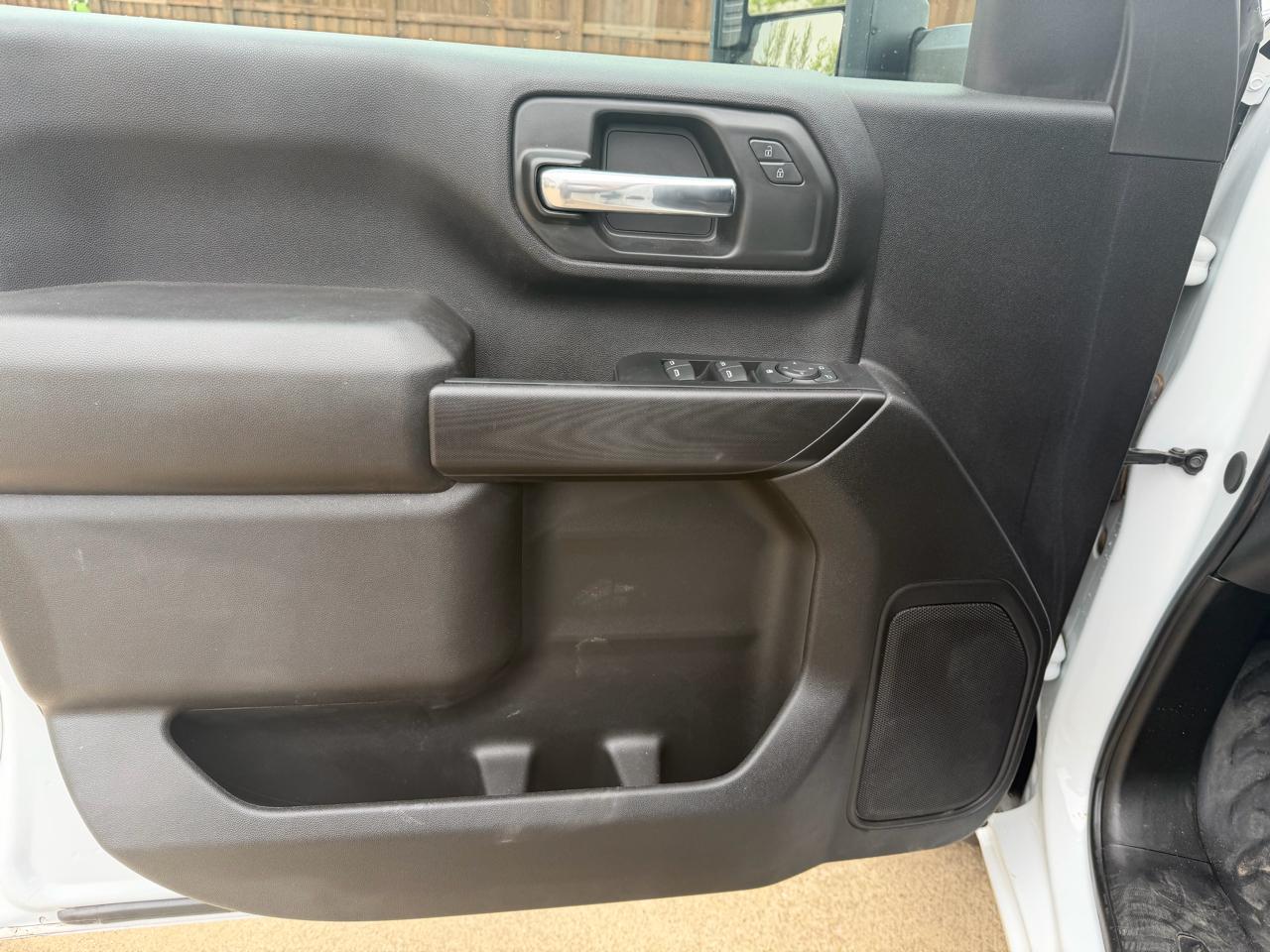 GMC Sierra 3500HD Pro Crew Cab 4WD LB 2024