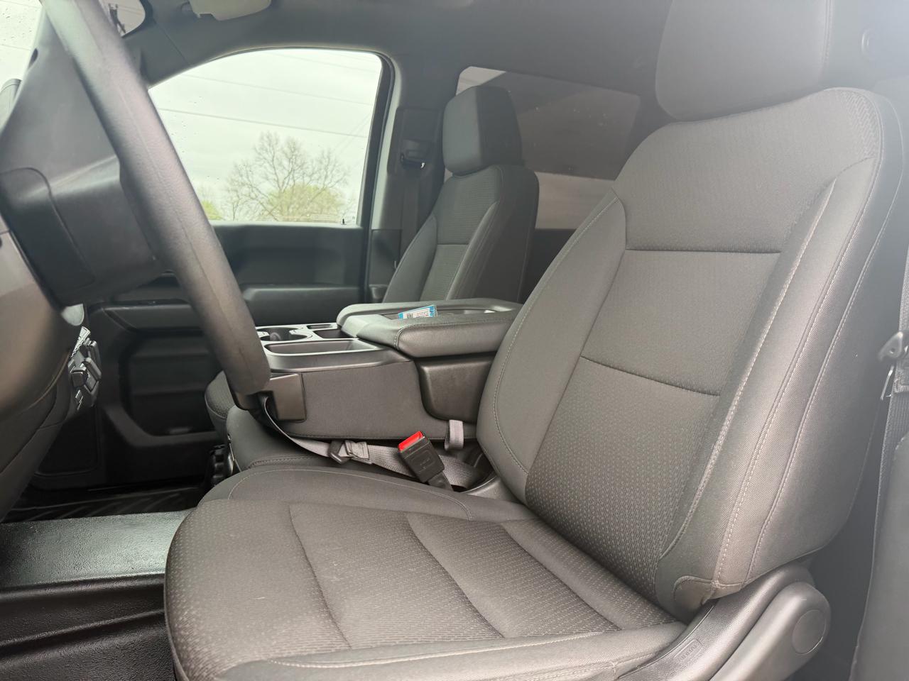 GMC Sierra 3500HD Pro Crew Cab 4WD LB 2024