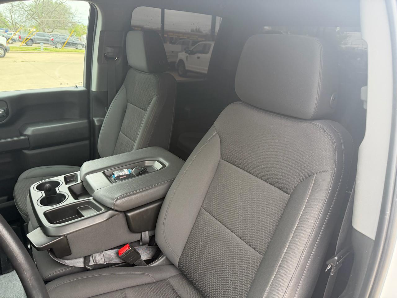 GMC Sierra 3500HD Pro Crew Cab 4WD LB 2024