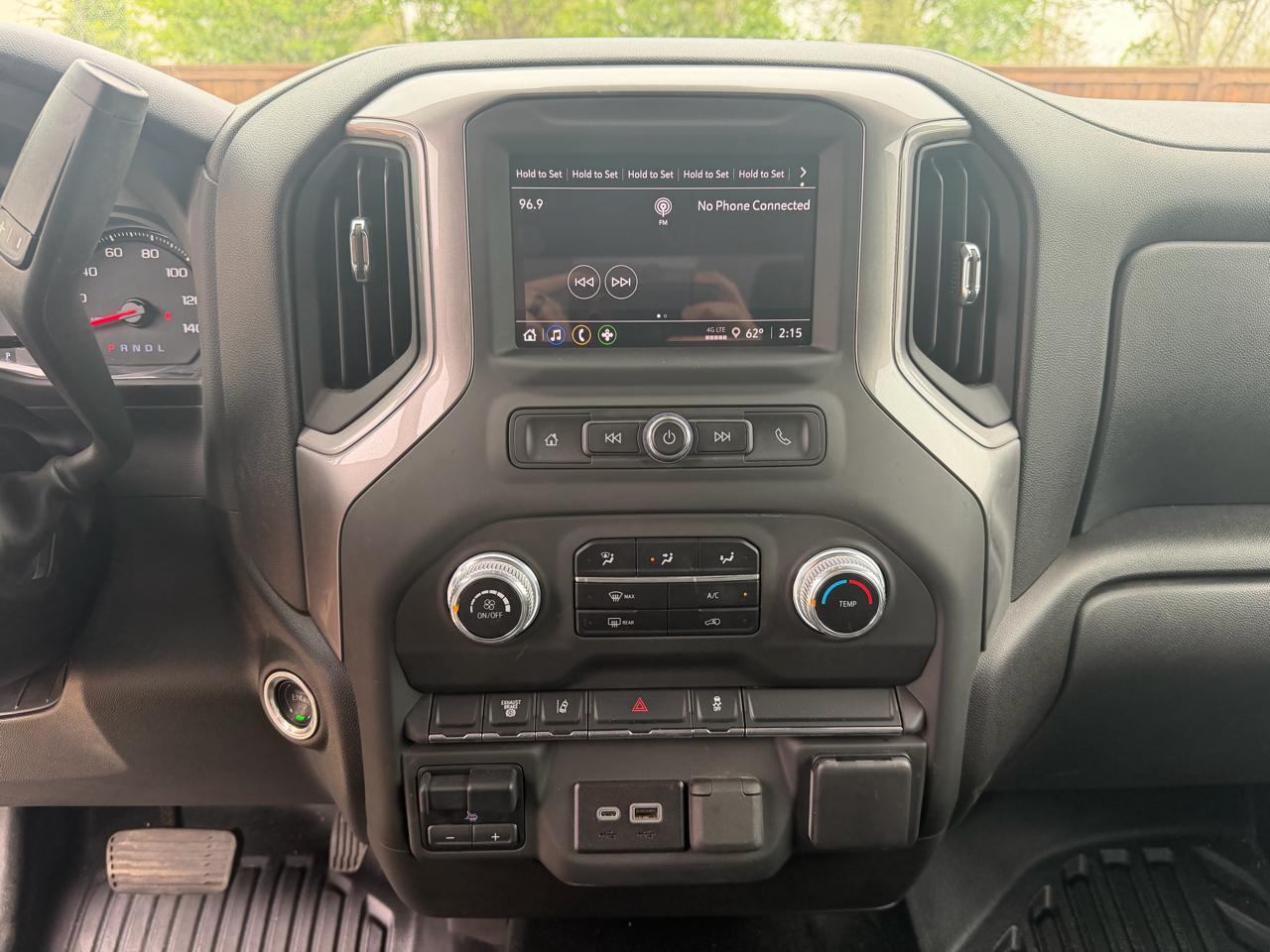 GMC Sierra 3500HD Pro Crew Cab 4WD LB 2024