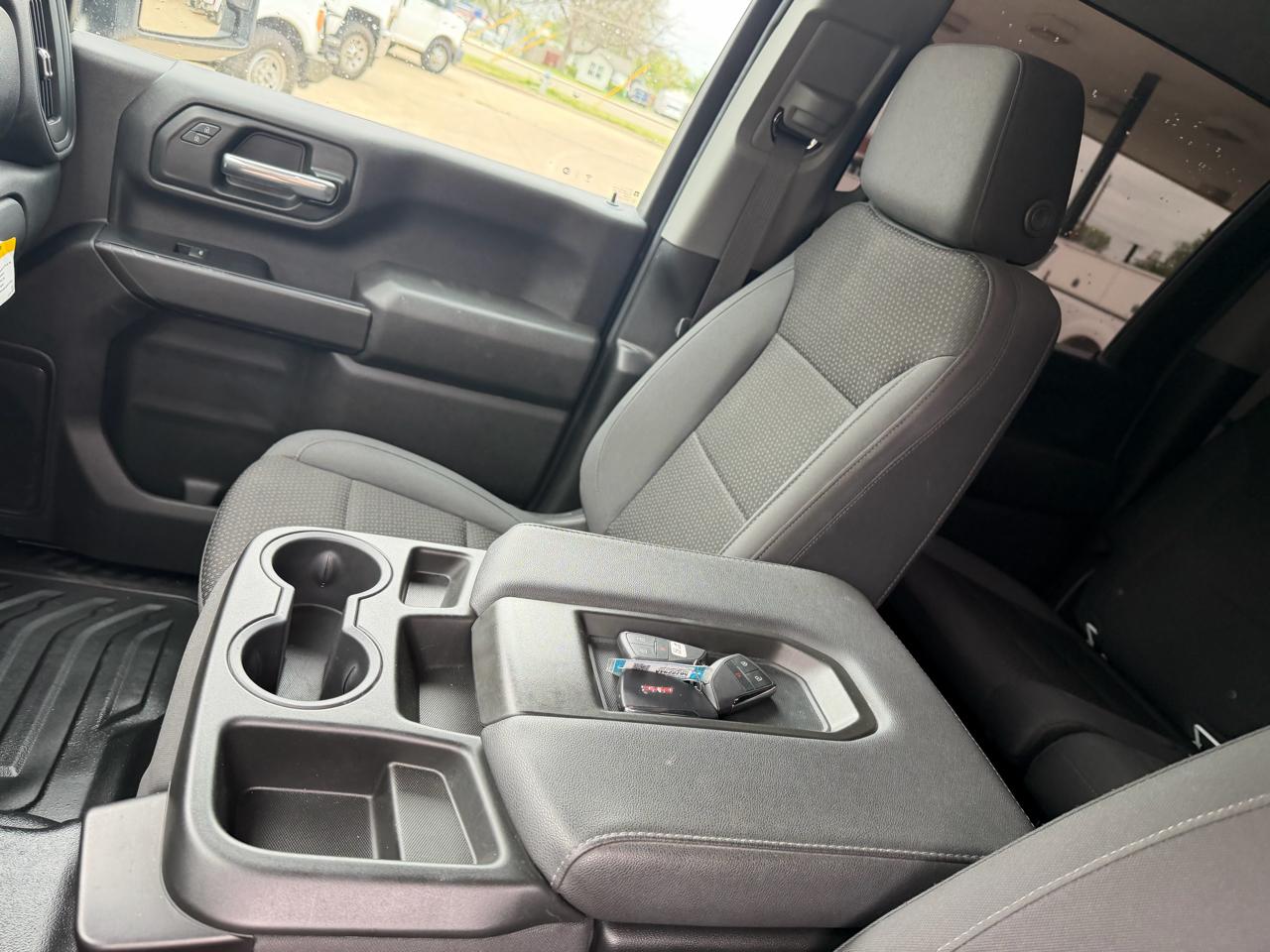 GMC Sierra 3500HD Pro Crew Cab 4WD LB 2024