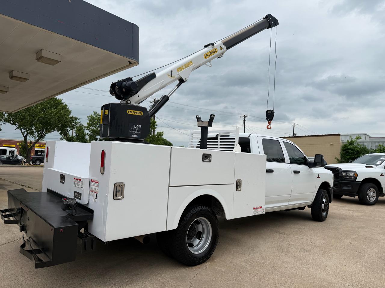 RAM 3500 Crew Cab 4WD DRW 2023