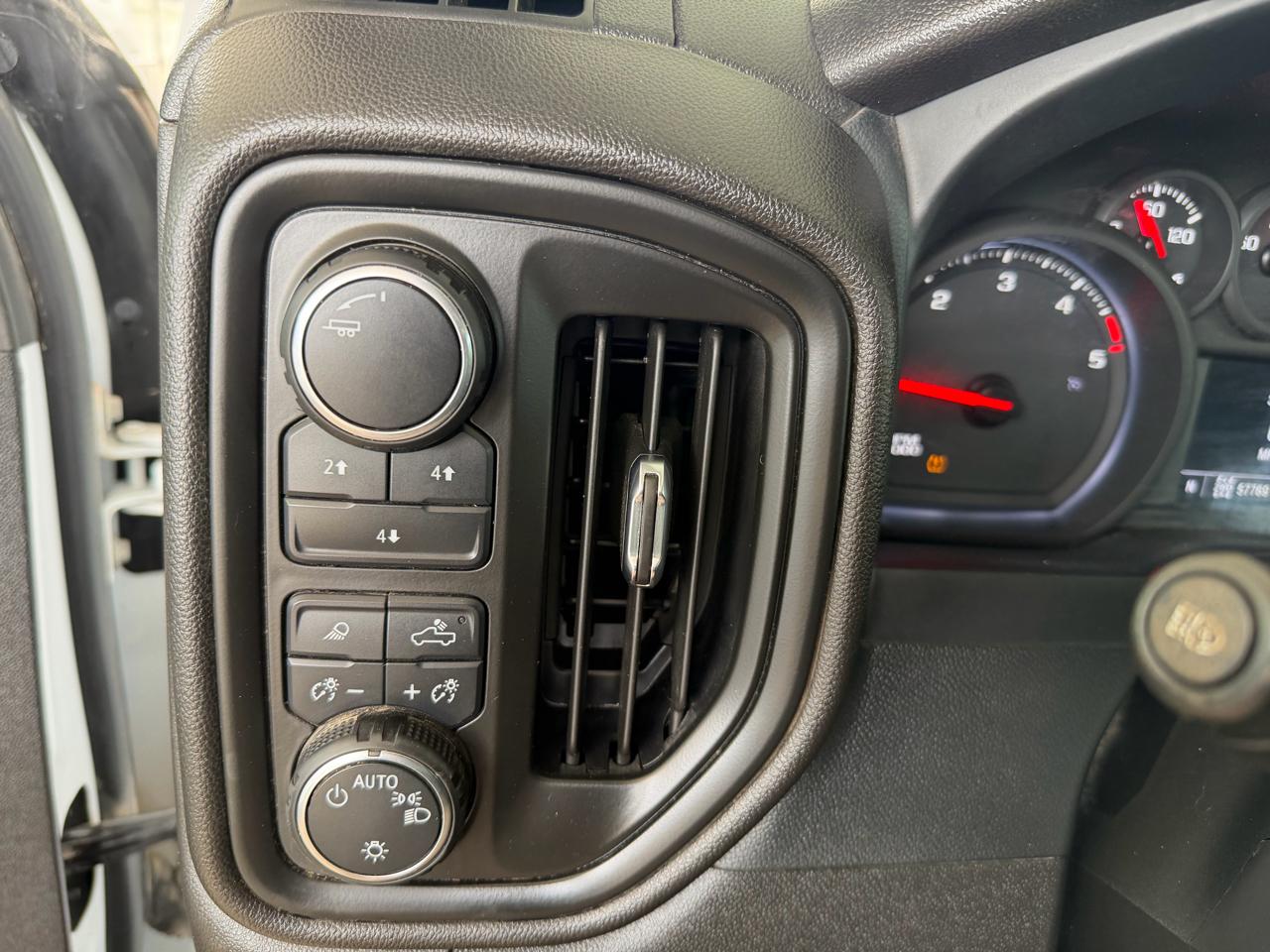 Chevrolet Silverado 2500HD Work Truck Crew Cab Short Box 4WD 2024